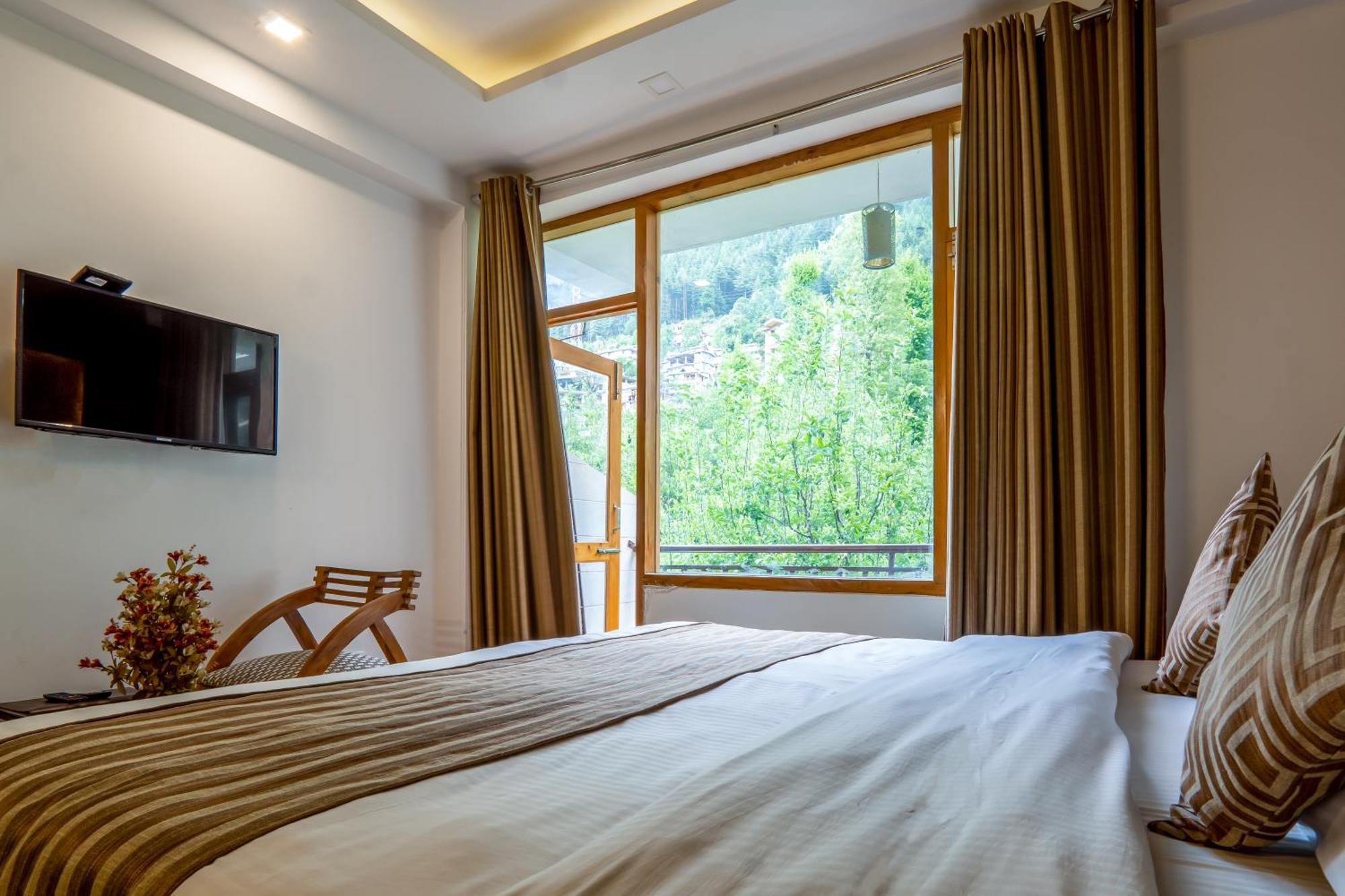 Pristine Inn Manali Exterior photo